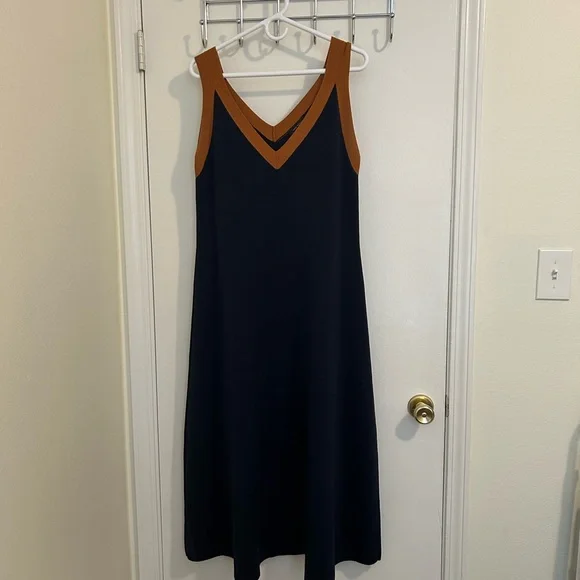 Like new Ann Taylor Navy Maxi Dress with Tan Trim size M - Picture 1 of 8